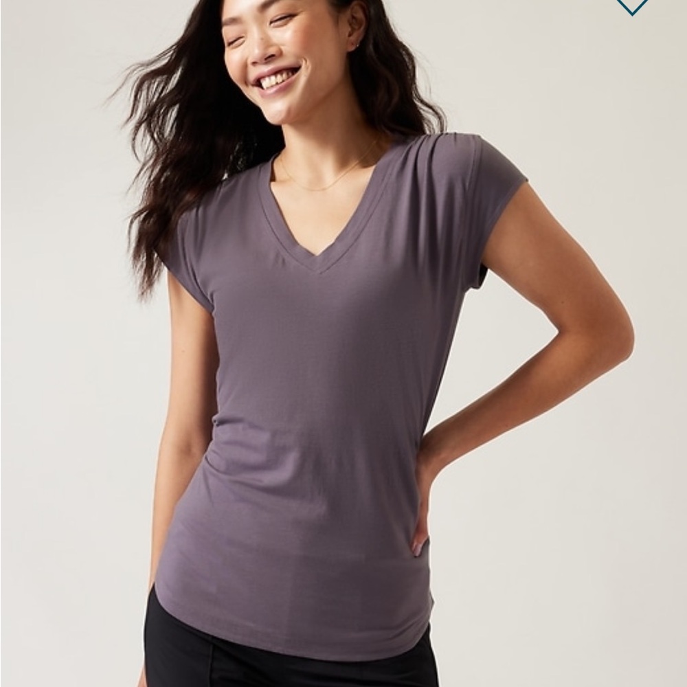 ATHLETA OUTBOUND V-NECK TEE